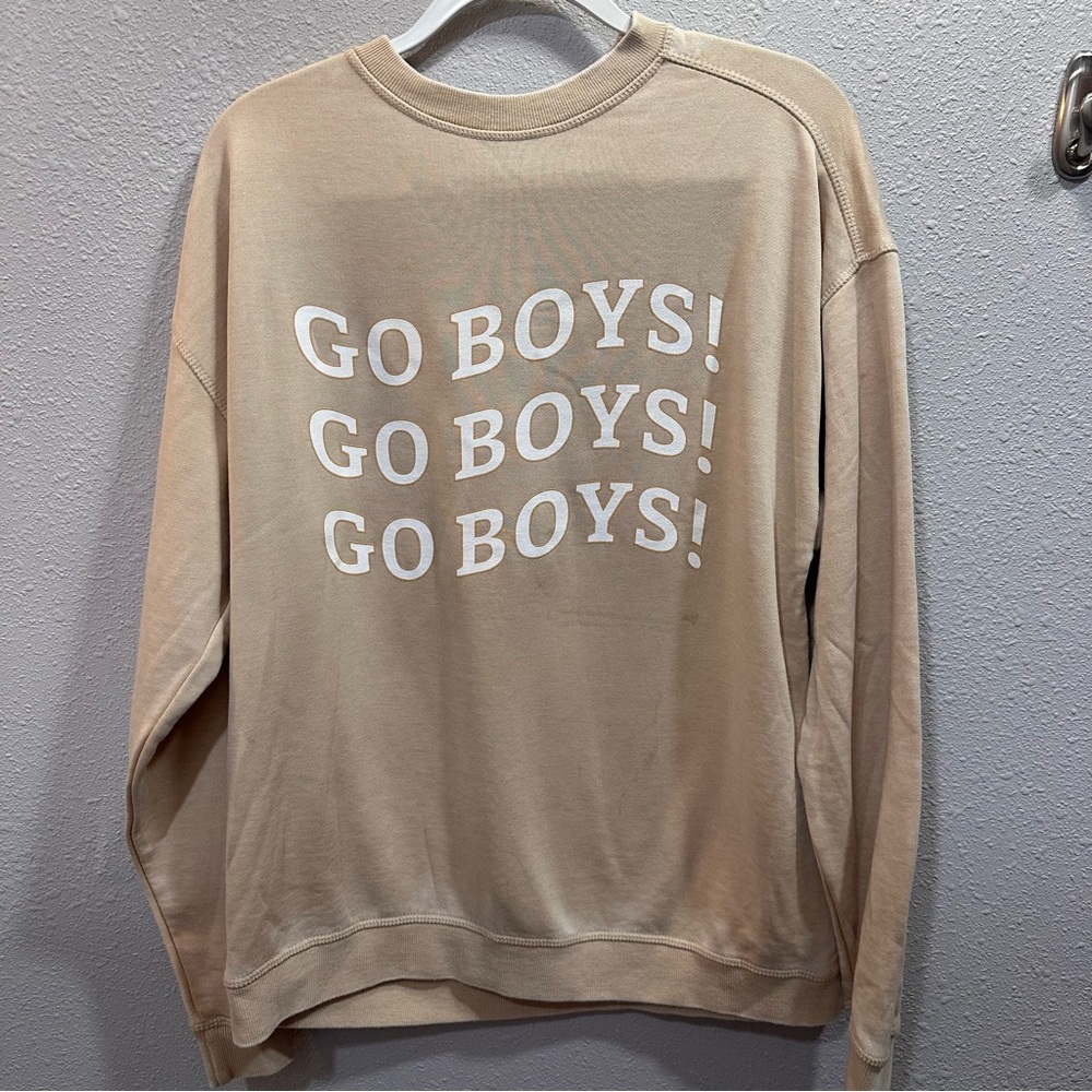 NWT Chicka-d “Go Boys” crewneck sweatshirt small